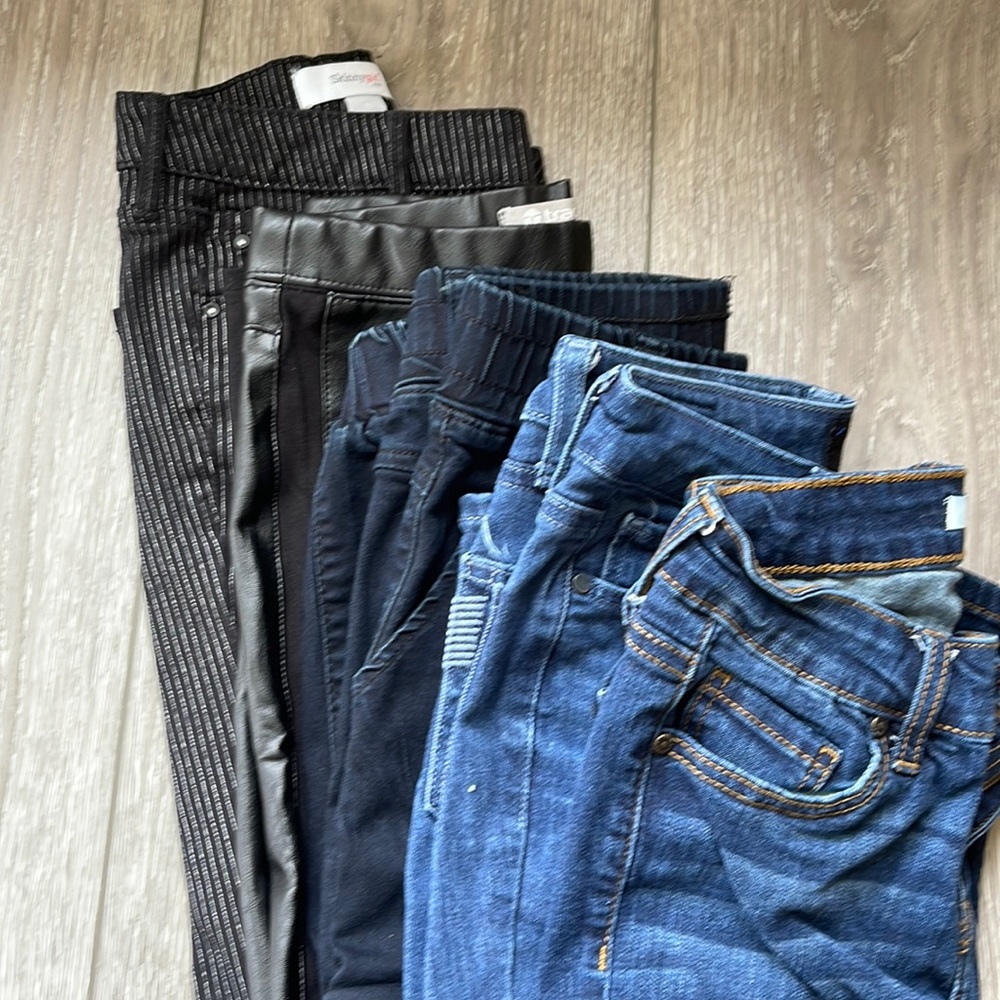 Lot of 5 pair of long pants. Girl/Junior sizes for long and slim girls.